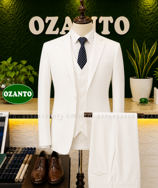 Bộ suit trắng CC